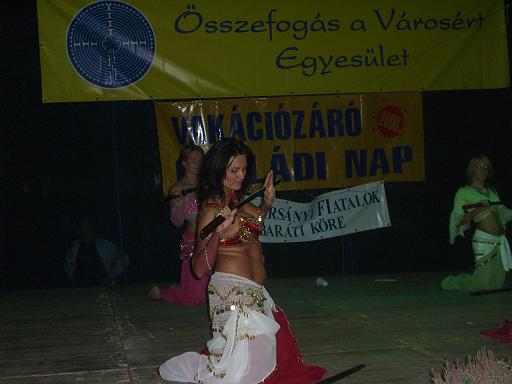 Ezutn a koreogrfia utn garantlt az izomlz! :-) Dunavarsny, 2006. augusztus